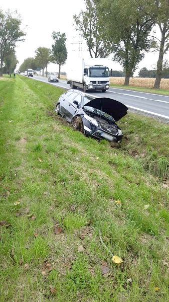 Zderzenie samochodu osobowego z autobusem na krajowej ósemce [foto]