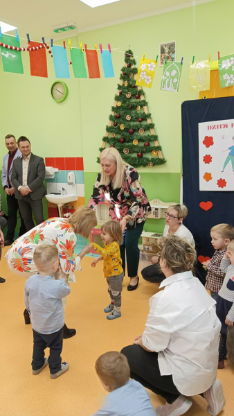 Dzień Babci i Dziadka w gminnym żłobku w Ciepłowodach