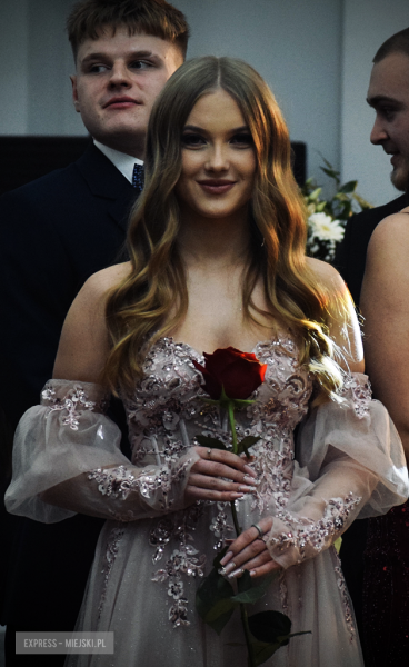 Studniówka w Zespole Szkół Ponadpodstawowych w Ziębicach [foto]