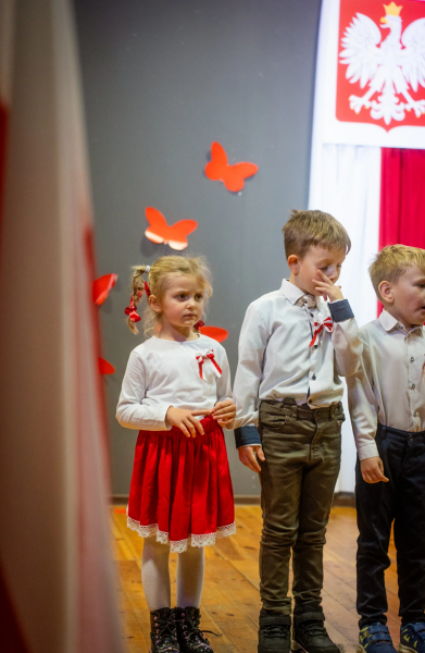 Lekcja patriotyzmu od najmłodszych. VI Przedszkolny Przegląd Artystyczny [foto]