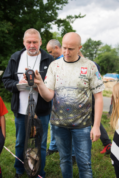 Wędkarskie zawody spławikowe z okazji Dnia Dziecka