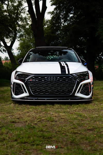 Miłośnicy motoryzacji spotkali się w Ząbkowicach Śląskich po raz siódmy - How Low VII 2025 [foto]