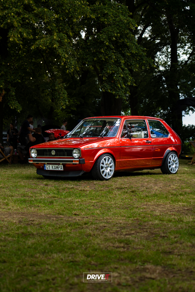 Miłośnicy motoryzacji spotkali się w Ząbkowicach Śląskich po raz siódmy - How Low VII 2025 [foto]