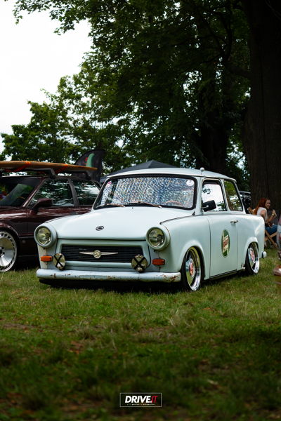 Miłośnicy motoryzacji spotkali się w Ząbkowicach Śląskich po raz siódmy - How Low VII 2025 [foto]