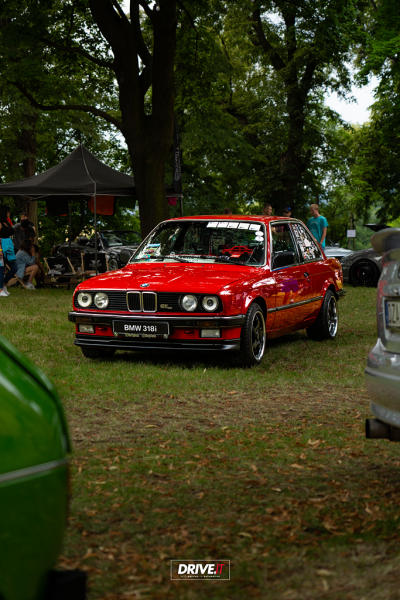Miłośnicy motoryzacji spotkali się w Ząbkowicach Śląskich po raz siódmy - How Low VII 2025 [foto]
