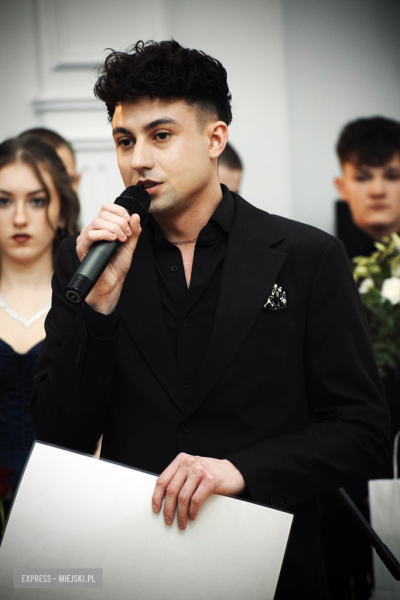 Studniówka w Zespole Szkół Ponadpodstawowych w Ziębicach [foto]