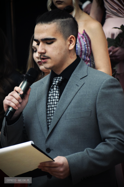 Studniówka w Zespole Szkół Ponadpodstawowych w Ziębicach [foto]