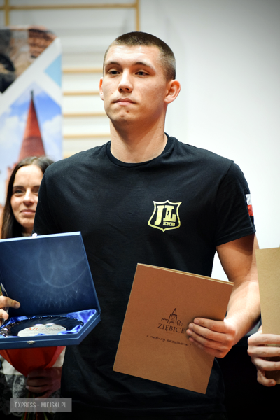 Gminna Gala Sportu w Ziębicach. Wręczono nagrody dla sportowców, drużyn, działaczy i trenerów