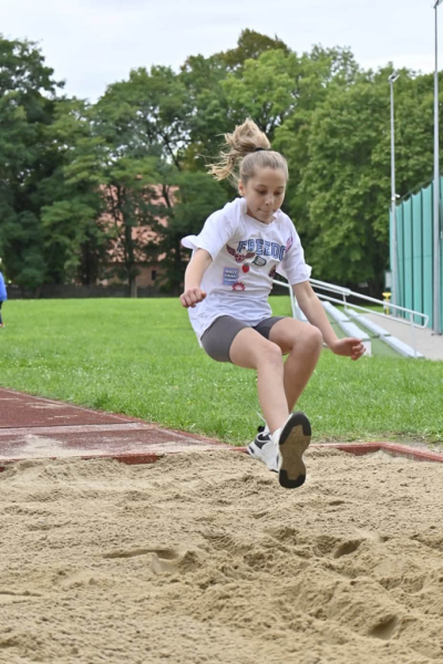 Na Stadionie Miejskim w Ziębicach odbył się III Miting Lekkoatletyczny „Witaj Szkoło”. Uczniowie ryw
