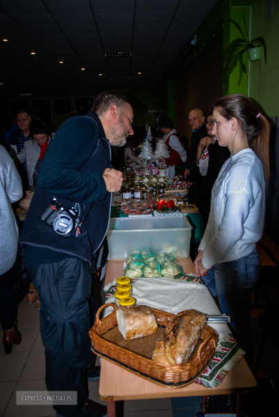 Przegląd Tradycji i Zwyczajów Bożonarodzeniowych w Ciepłowodach