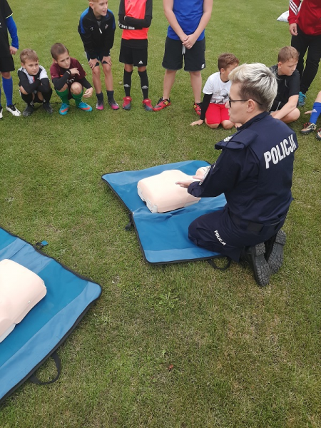 Policjanci edukowali dzieci i młodzież