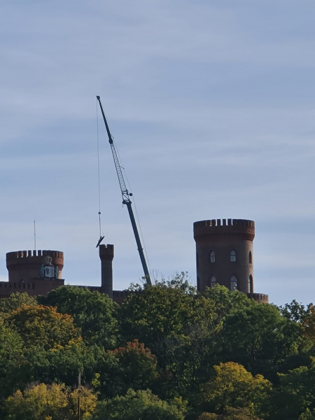 Wymiana pokrycia dachowego na Pałacu Marianny Orańskiej w Kamieńcu Ząbkowickim