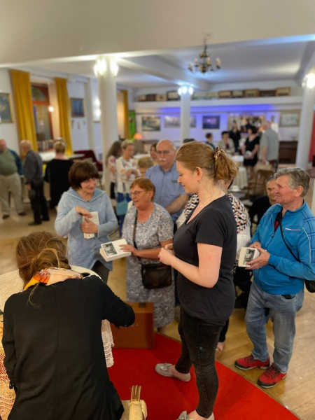 W restauracji Ziębickiego Centrum Kultury odbyło się spotkanie z autorką książki "Poniemieckie"