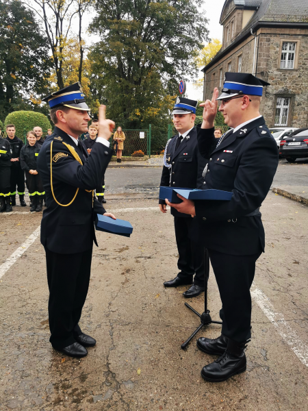 Uroczyste przekazanie auta ratowniczo-gaśniczego dla OSP Henryków