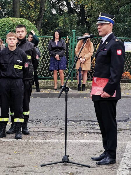 Uroczyste przekazanie auta ratowniczo-gaśniczego dla OSP Henryków