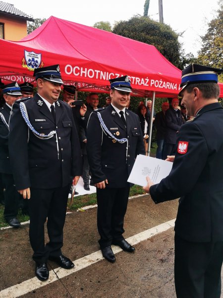 Uroczyste przekazanie auta ratowniczo-gaśniczego dla OSP Henryków