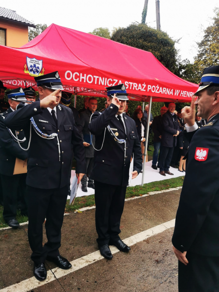 Uroczyste przekazanie auta ratowniczo-gaśniczego dla OSP Henryków