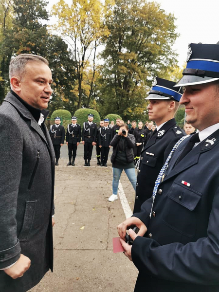 Uroczyste przekazanie auta ratowniczo-gaśniczego dla OSP Henryków