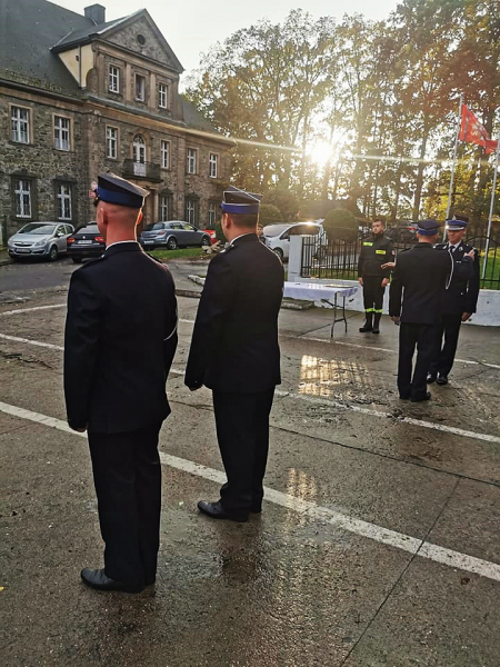 Uroczyste przekazanie auta ratowniczo-gaśniczego dla OSP Henryków