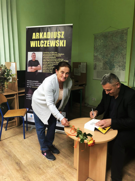 Debiut literacki Arkadiusza Wilczewskiego. Spotkanie autorskie w bibliotece