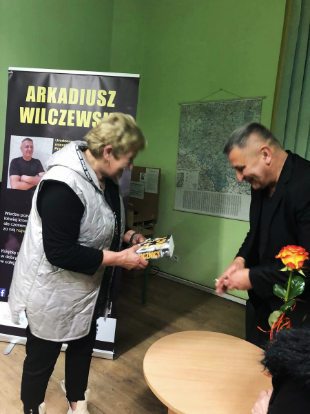 Debiut literacki Arkadiusza Wilczewskiego. Spotkanie autorskie w bibliotece