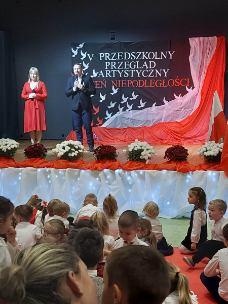 Przedszkolny Przegląd Artystyczny na Dzień Niepodległości