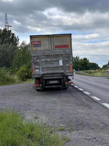 Zderzenie dwóch osobówek i motocykla na krajowej ósemce w Szklarach