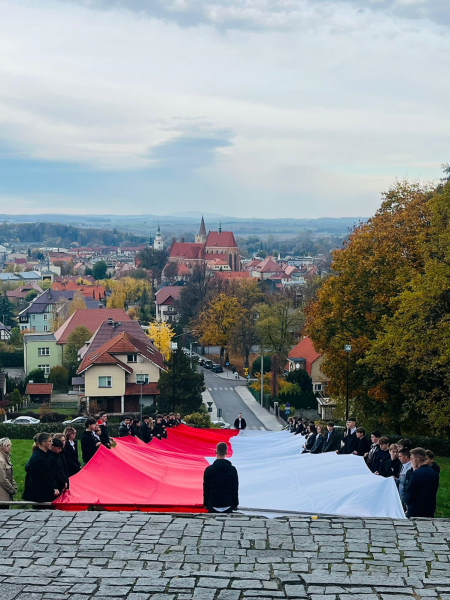 Biało-czerwona u podnóża Piastowskiego Orła