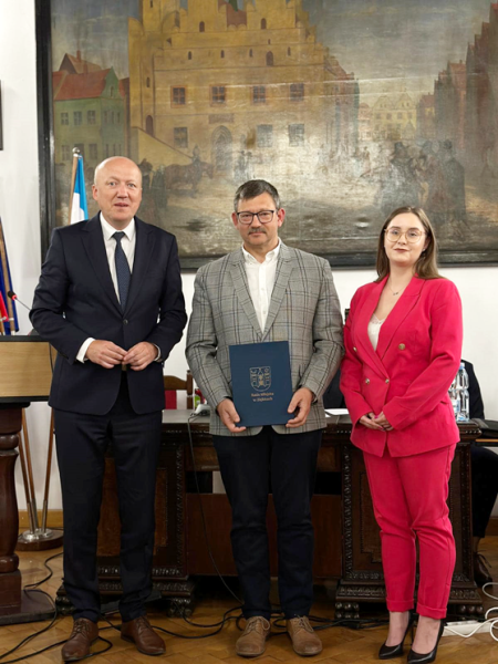 Inauguracyjna sesja Rady Miejskiej w Ziębicach. Ślubowanie radnych i burmistrza