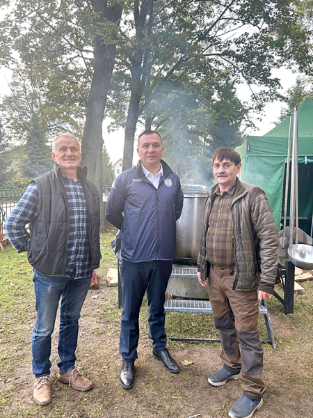 Myśliwi gotują, hub pomocowy działa na pełnych obrotach. Kamieniec Ząbkowicki po powodzi