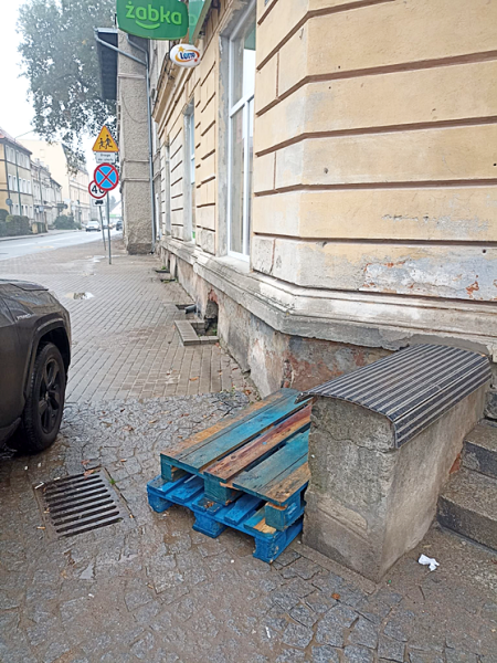 W Kamieńcu Ząbkowickim dobiega końca sprzątanie po powodzi