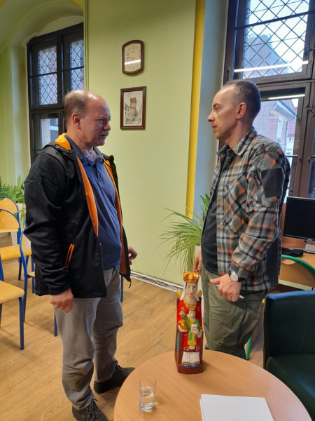 Matka B., pierniki i… piwo – spotkanie autorskie z Tomaszem Karamonem