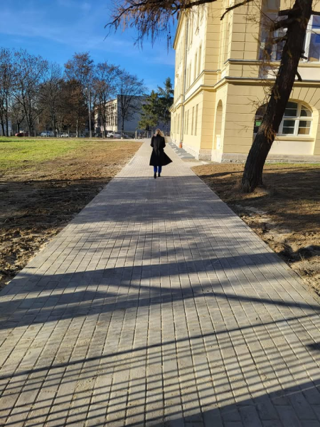Nowy chodnik przy Zespole Szkół Zawodowych w Ząbkowicach Śląskich 