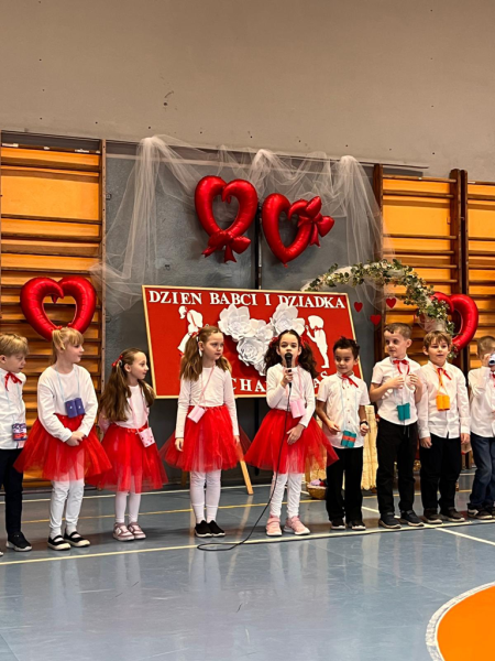 Dzień Babci i Dziadka w Szkole Podstawowej w Henrykowie 