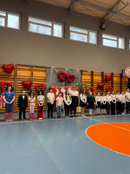 Dzień Babci i Dziadka w Szkole Podstawowej w Henrykowie 