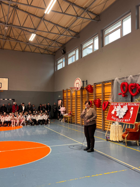 Dzień Babci i Dziadka w Szkole Podstawowej w Henrykowie 