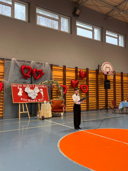 Dzień Babci i Dziadka w Szkole Podstawowej w Henrykowie 