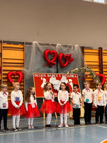 Dzień Babci i Dziadka w Szkole Podstawowej w Henrykowie 