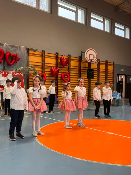 Dzień Babci i Dziadka w Szkole Podstawowej w Henrykowie 