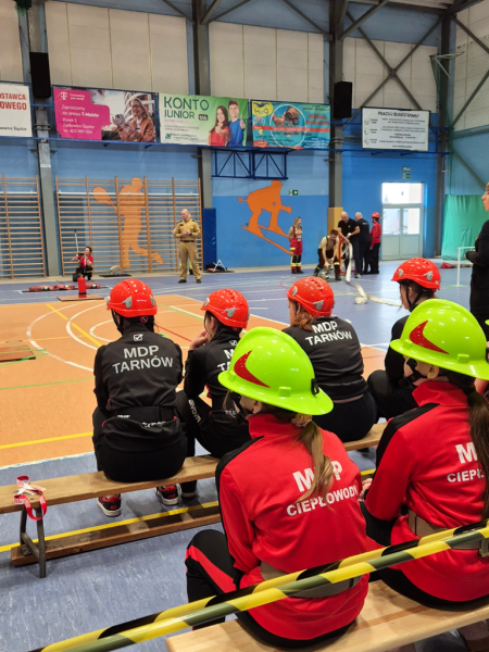 Pierwsze Halowe Zawody Młodzieżowych Drużyn Pożarniczych