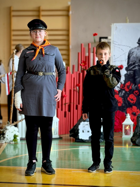 Dzień Patrona i przekazanie sztandaru w Szkole Podstawowej nr 4 w Ziębicach