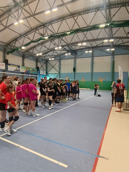 Sportowa rywalizacja podczas Turnieju Siatkówki