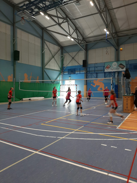 Sportowa rywalizacja podczas Turnieju Siatkówki