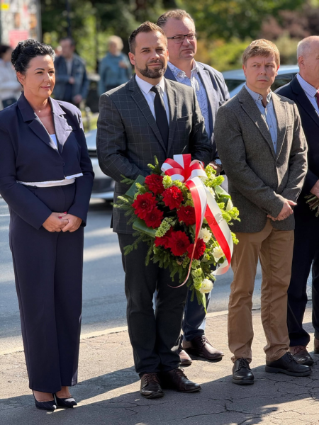W Ząbkowicach Śląskich upamiętniono 87. rocznicę agresji sowieckiej na Polskę
