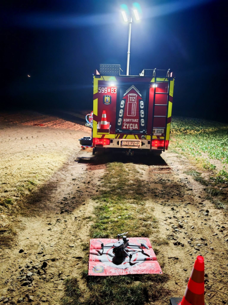 Nocne poszukiwania 78-latka. Mężczyzna trafił do szpitala