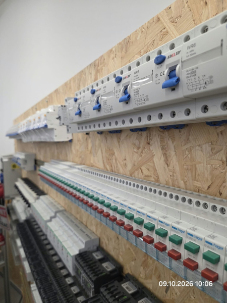 Nowe wyposażenie pracowni energetycznej w Zespole Szkół Ponadpodstawowych w Ziębicach