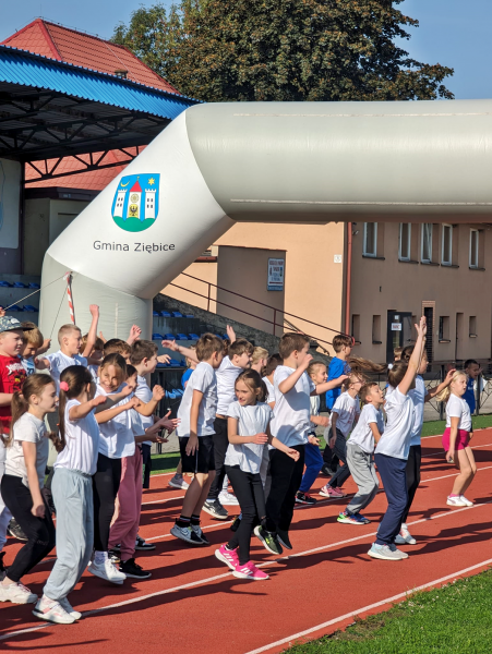 	„Bieg Orląt” na stadionie miejskim w Ziębicach