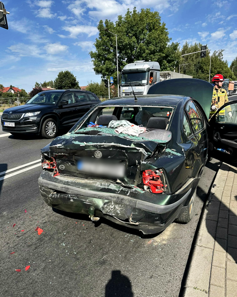 Zderzenie pojazdów na ósemce w Ząbkowicach Śląskich