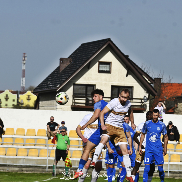 Klasa okręgowa: Zamek Kamieniec Ząbkowicki 1:2 (0:2) Orzeł Ząbkowice Śląskie