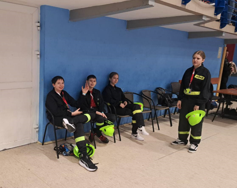 Pierwsze Halowe Zawody Młodzieżowych Drużyn Pożarniczych